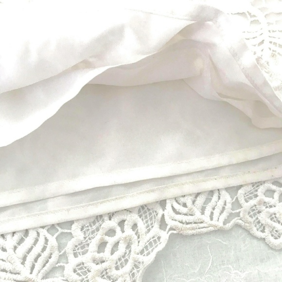 Banana Republic blouse sleevless - Picture 3 of 3